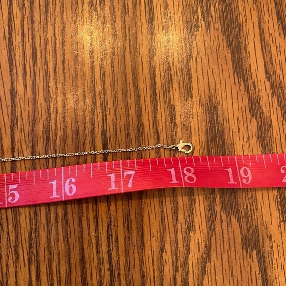 Beautiful Cross Necklace - Picture 5 of 5